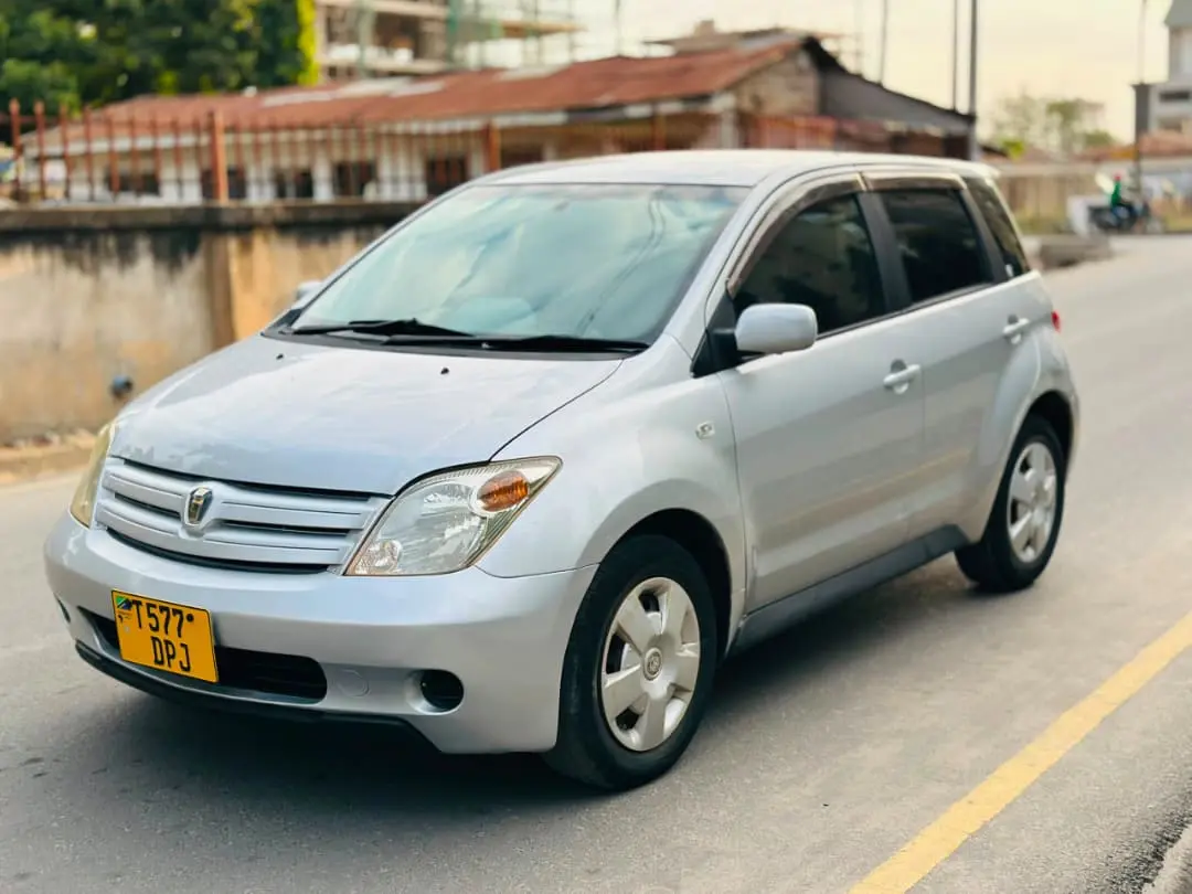 Toyota Ist 2004 (DPJ) thumbnail 5