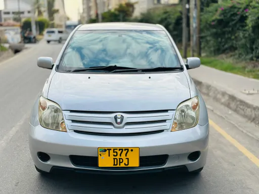 Toyota Ist 2004 (DPJ)