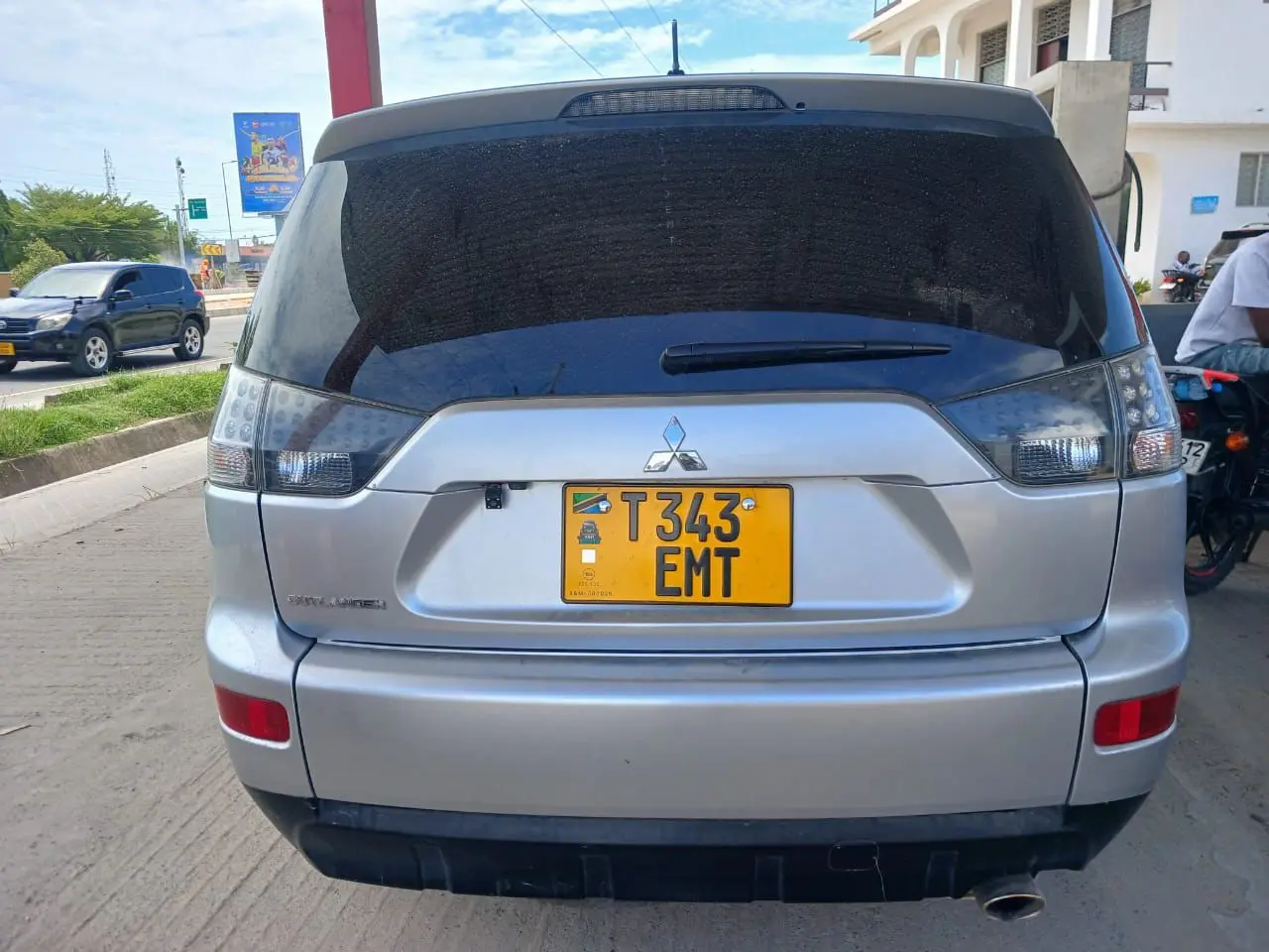 Silver Mitsubishi Outlander 2004 thumbnail 5