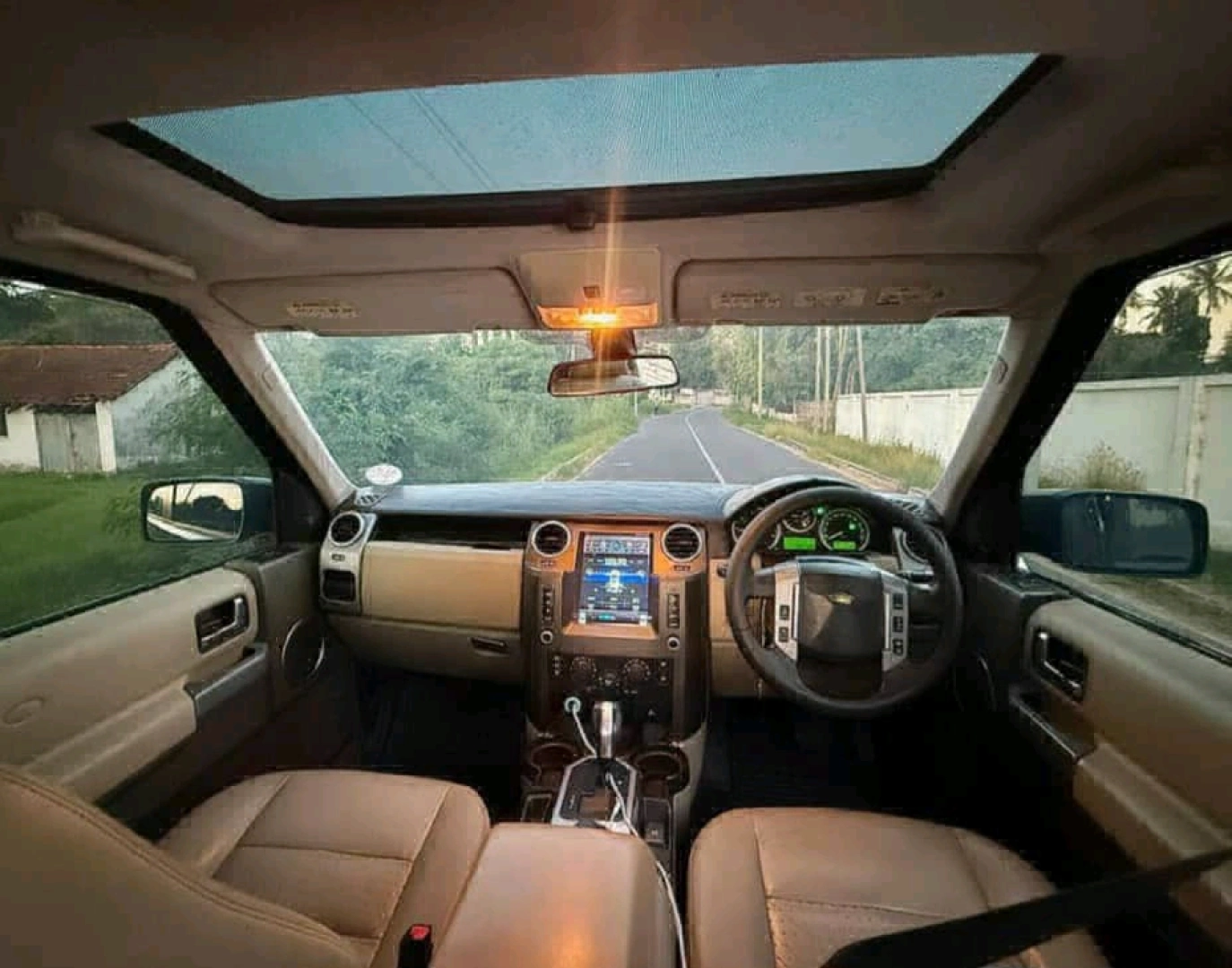 Land Rover Discovery 3 SUV 2009 thumbnail 8