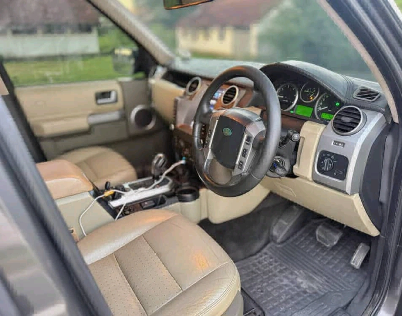 Land Rover Discovery 3 SUV 2009 thumbnail 9