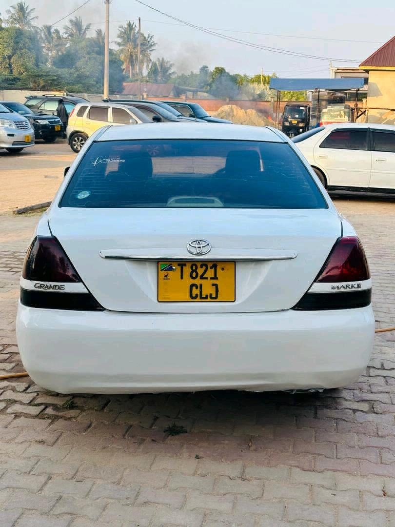 Toyota Mark II Grand GX 110 Sedan thumbnail 4