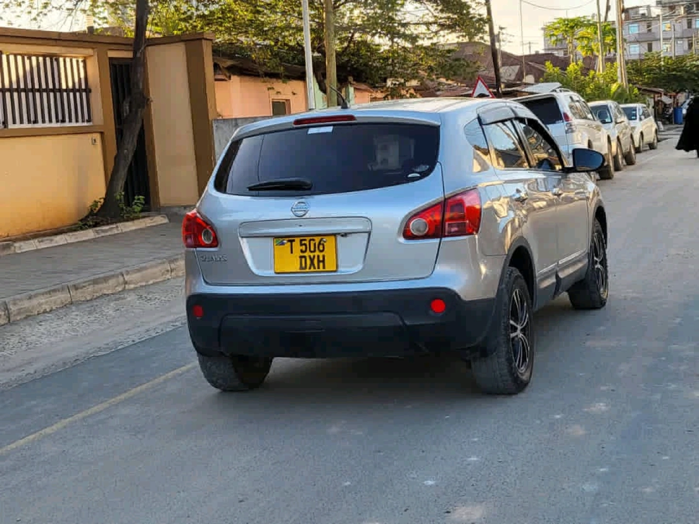 Nissan Dualis (Qashqai) 2007 Silver SUV thumbnail 2