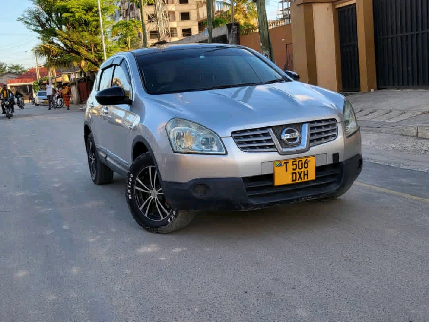 Nissan Dualis (Qashqai) 2007 Silver SUV thumbnail 3