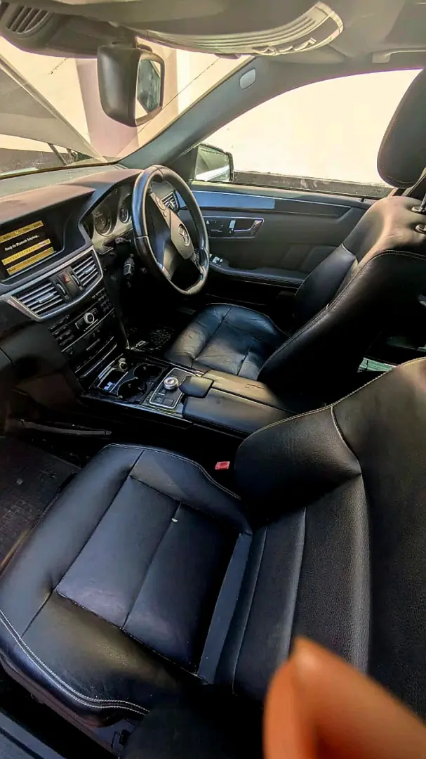 Mercedes-Benz E250 2011 thumbnail 2