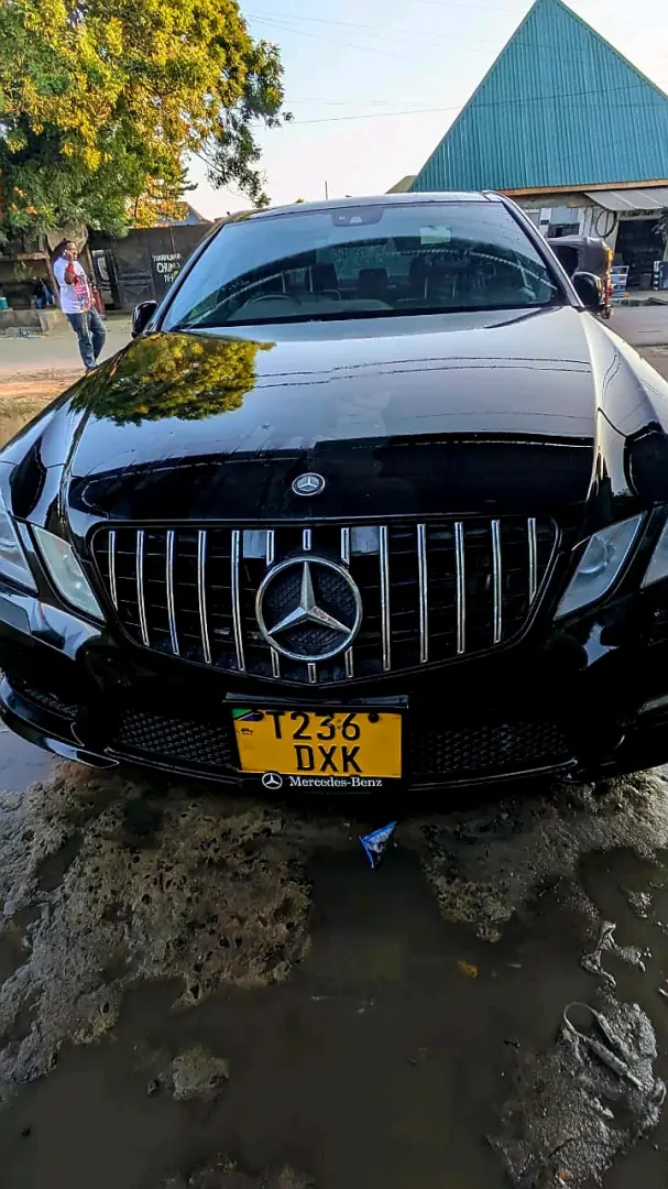 Mercedes-Benz E250 2011 thumbnail 4