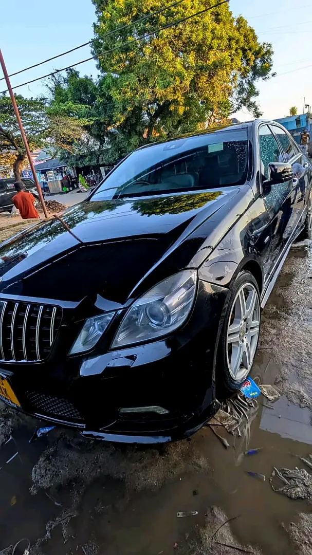 Mercedes-Benz E250 2011 thumbnail 5