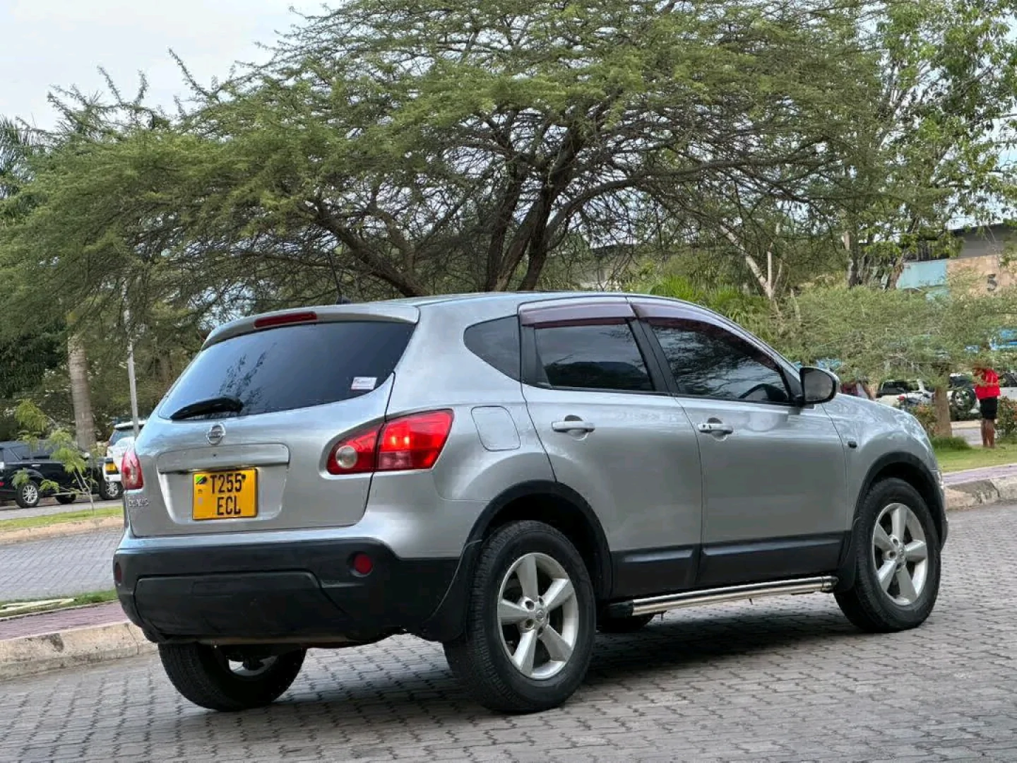 Silver 2009 Nissan Dualis Qashqai SUV thumbnail 5