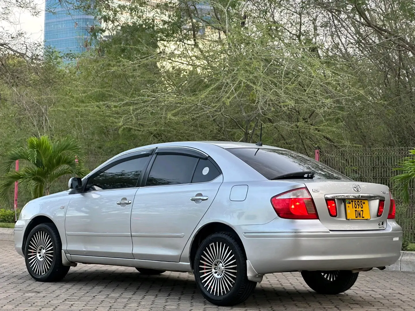 Toyota Premio X 2005 Silver thumbnail 3
