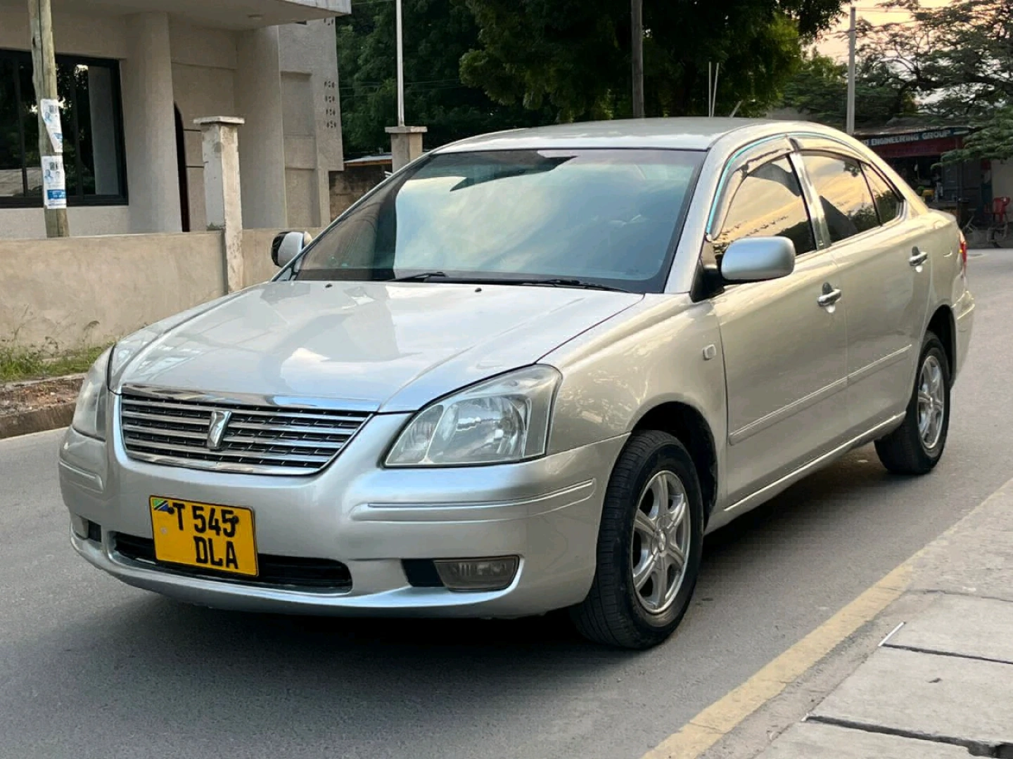 Silver Toyota Premio Sedan 1490cc thumbnail 2