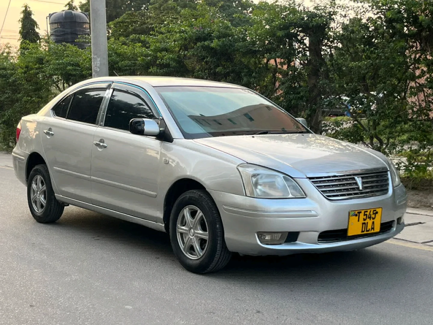 Silver Toyota Premio Sedan 1490cc thumbnail 3