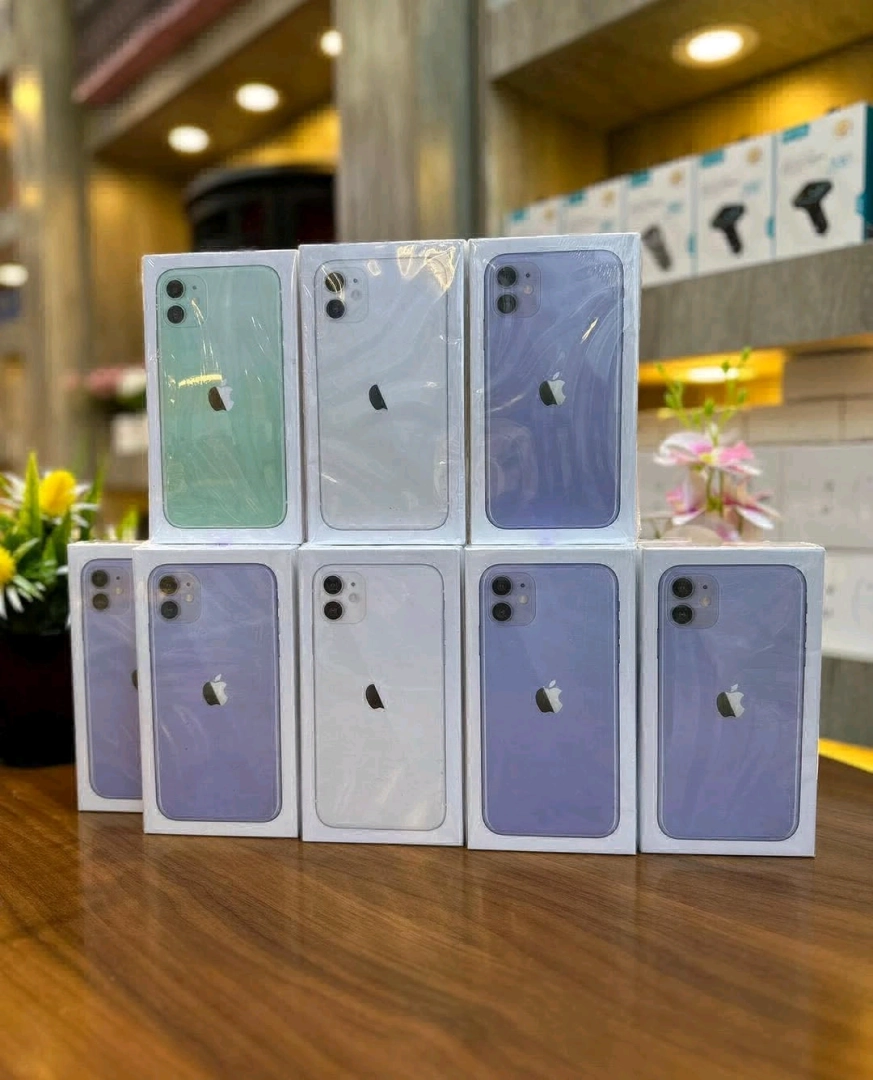 Apple iPhone 11 128GB New (Full Box) with Accessories