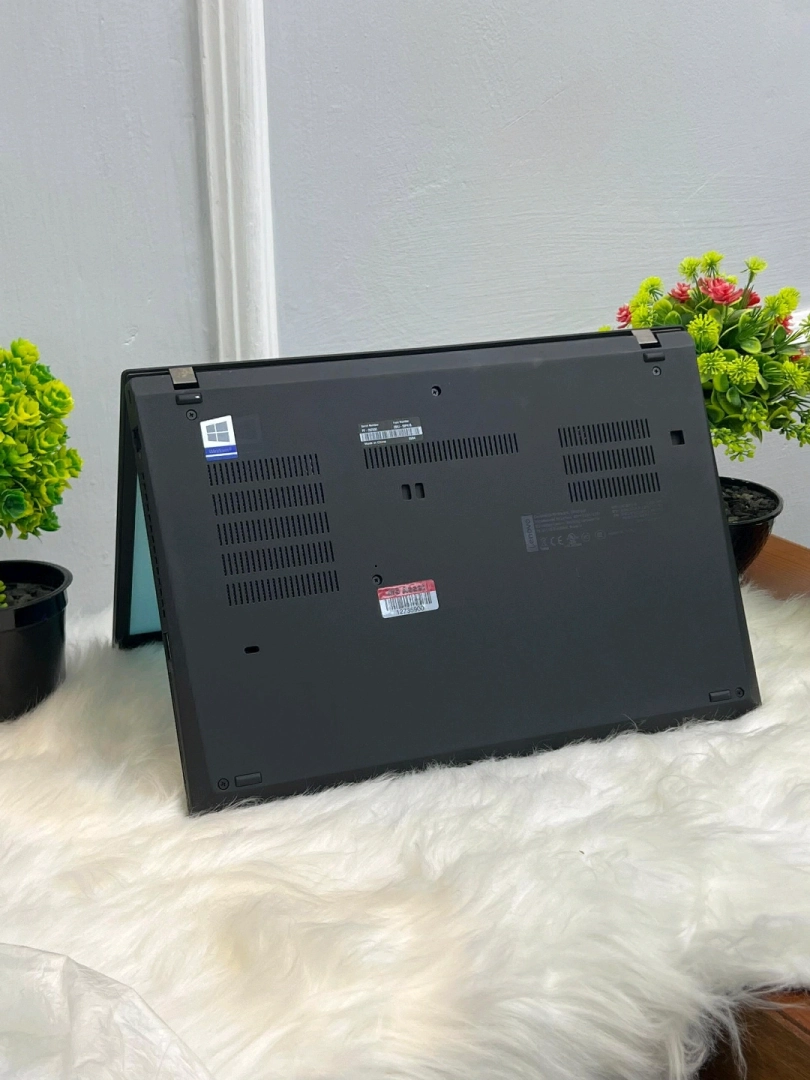 Lenovo ThinkPad P43s Core i7 8th Gen 48GB RAM 1TB SSD thumbnail 3