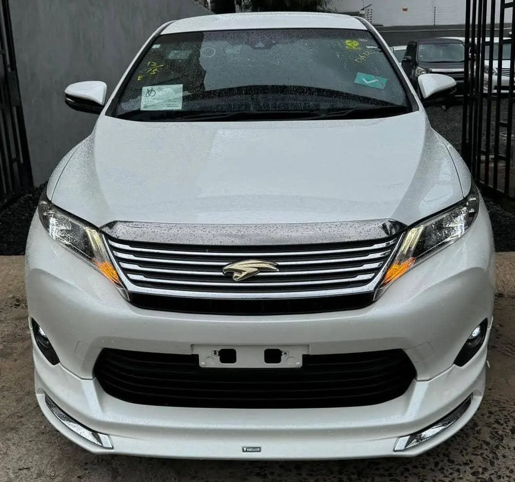 2015 Toyota Harrier Modelista Kit