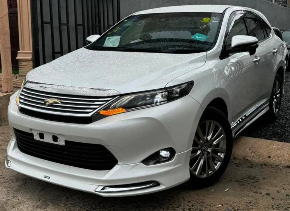2015 Toyota Harrier Modelista Kit thumbnail 4