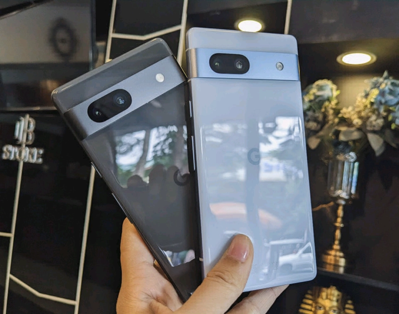 Google Pixel 7a 128GB 8GB RAM (Clean as New) thumbnail 3