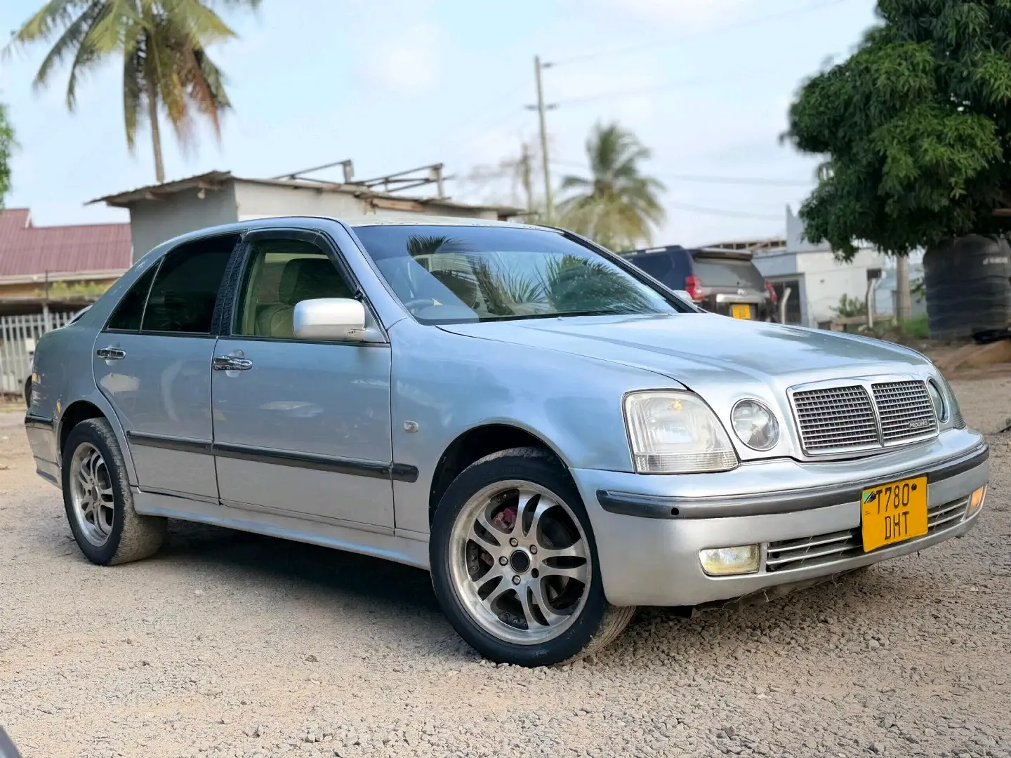 Used Toyota Progres Sedan thumbnail 2