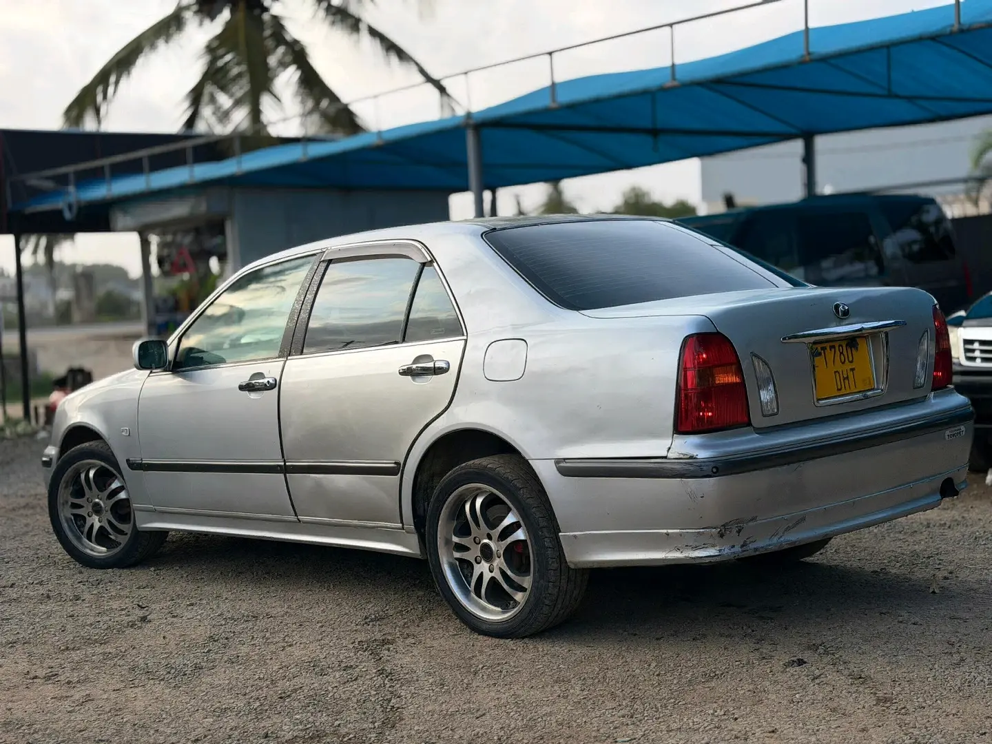 Used Toyota Progres Sedan thumbnail 4