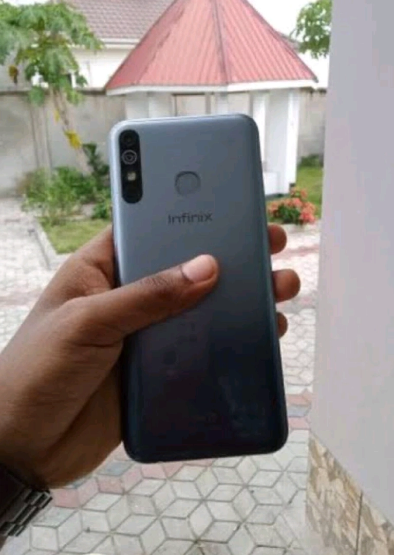 Used Infinix Smartphone (Dual Camera)