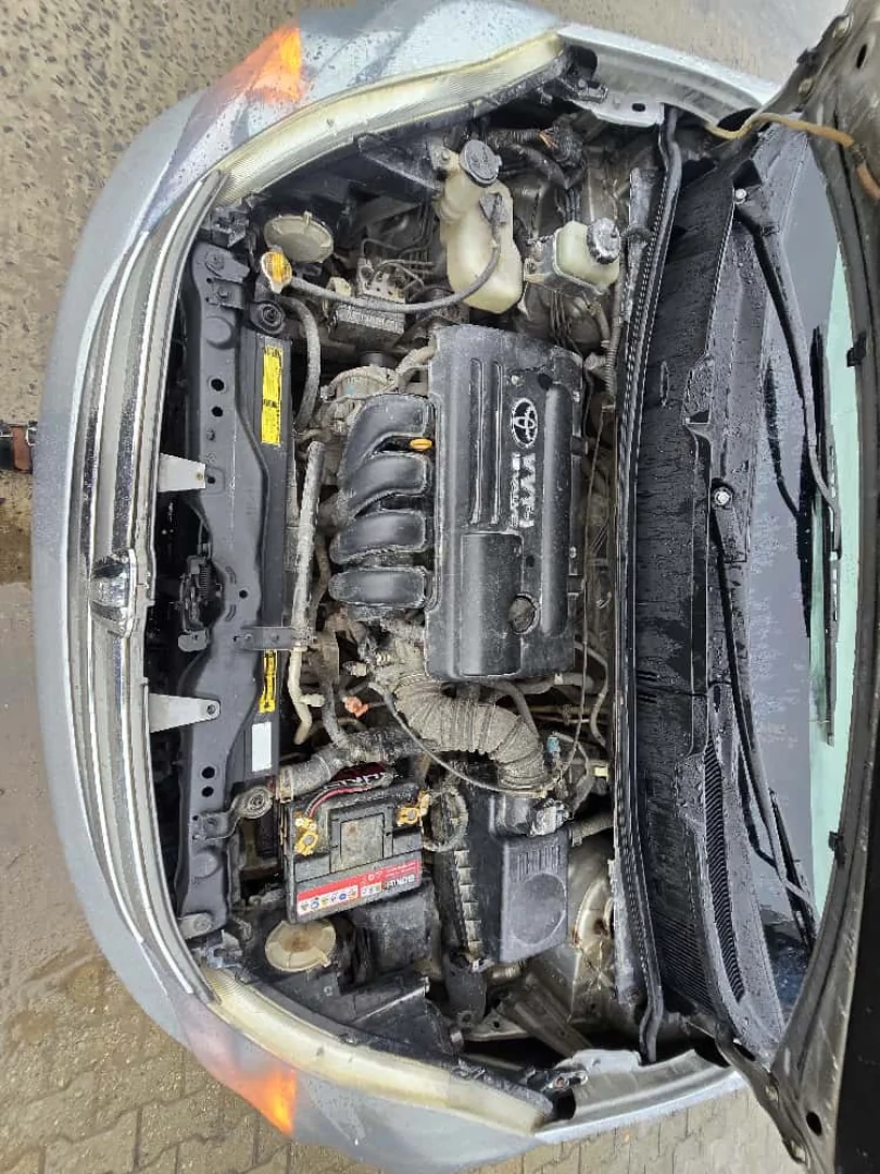 Toyota Isis Minivan 1700cc Full AC thumbnail 8