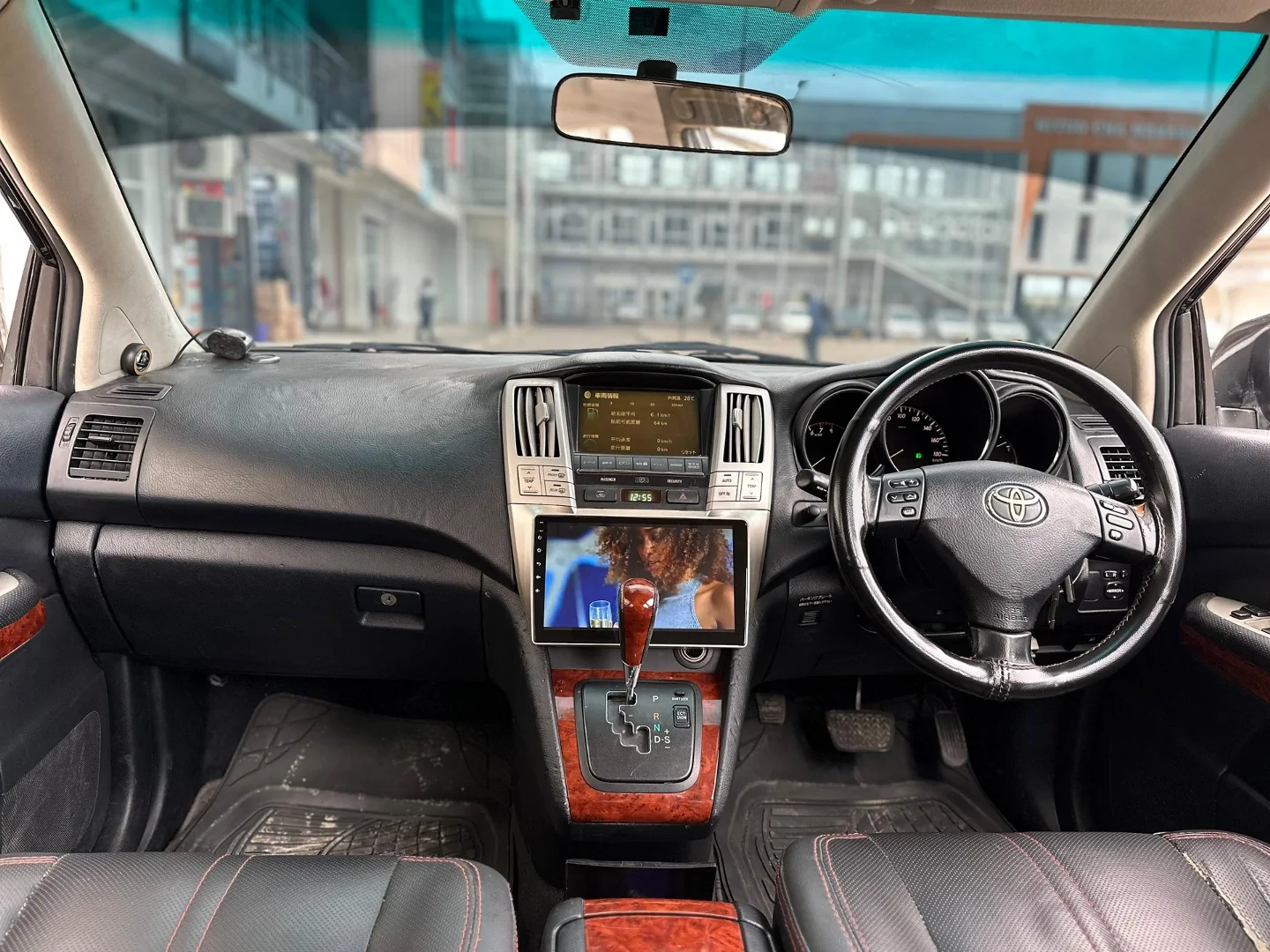 Toyota Harrier SUV 2006 - TZS 23.5 Million thumbnail 8