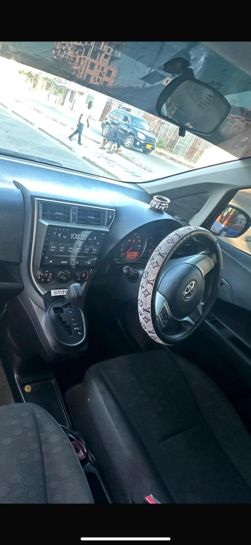 Toyota Ractis 2013 New Model Automatic thumbnail 9