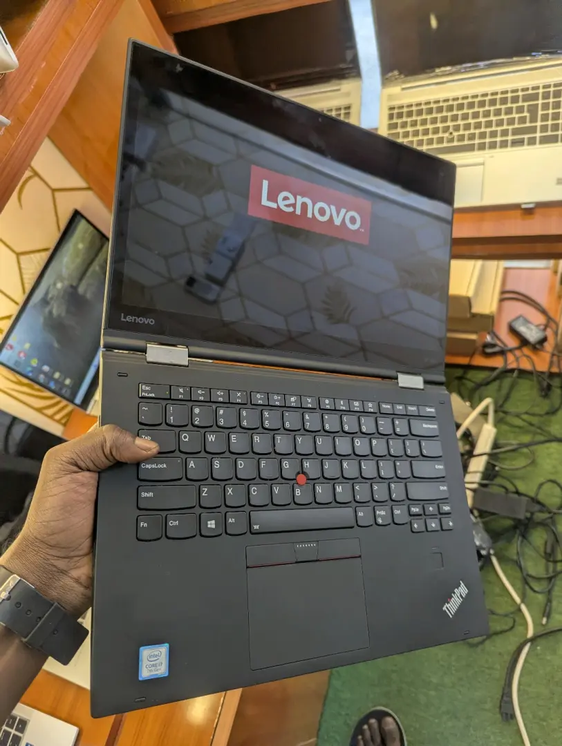 Lenovo ThinkPad X1 Carbon Yoga i7 Laptop thumbnail 2