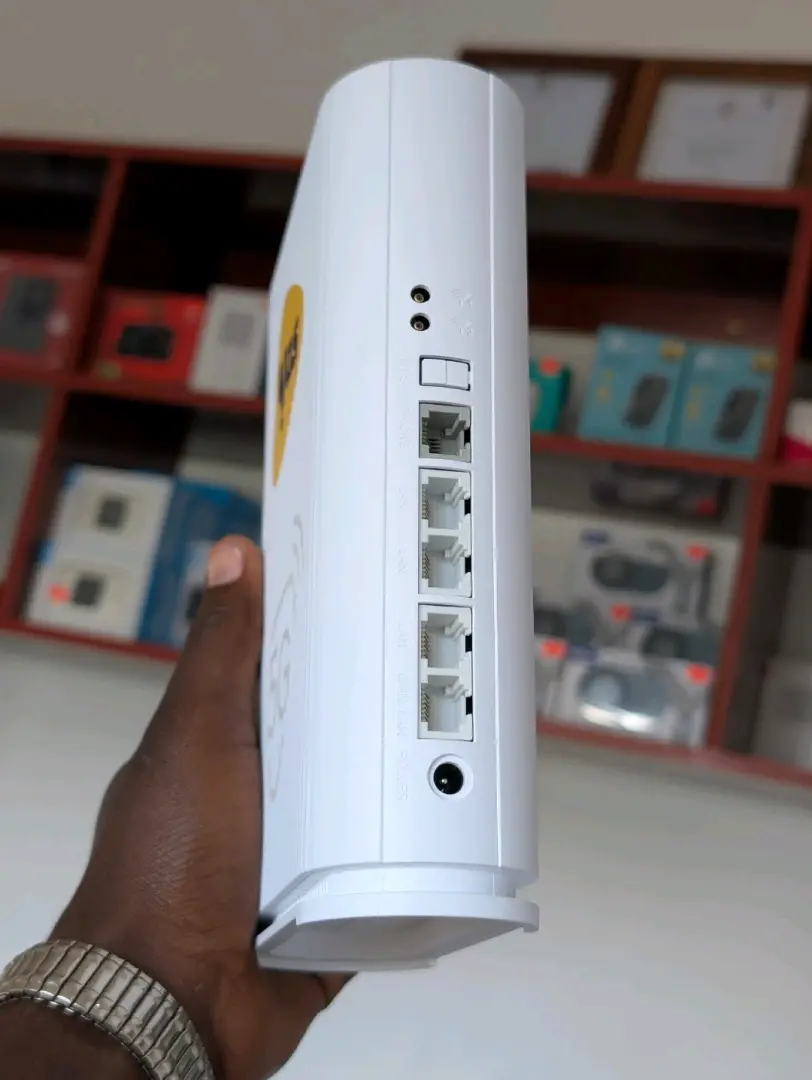 YAS Smart Connect 5G Router (ZTE G5TS) thumbnail 5