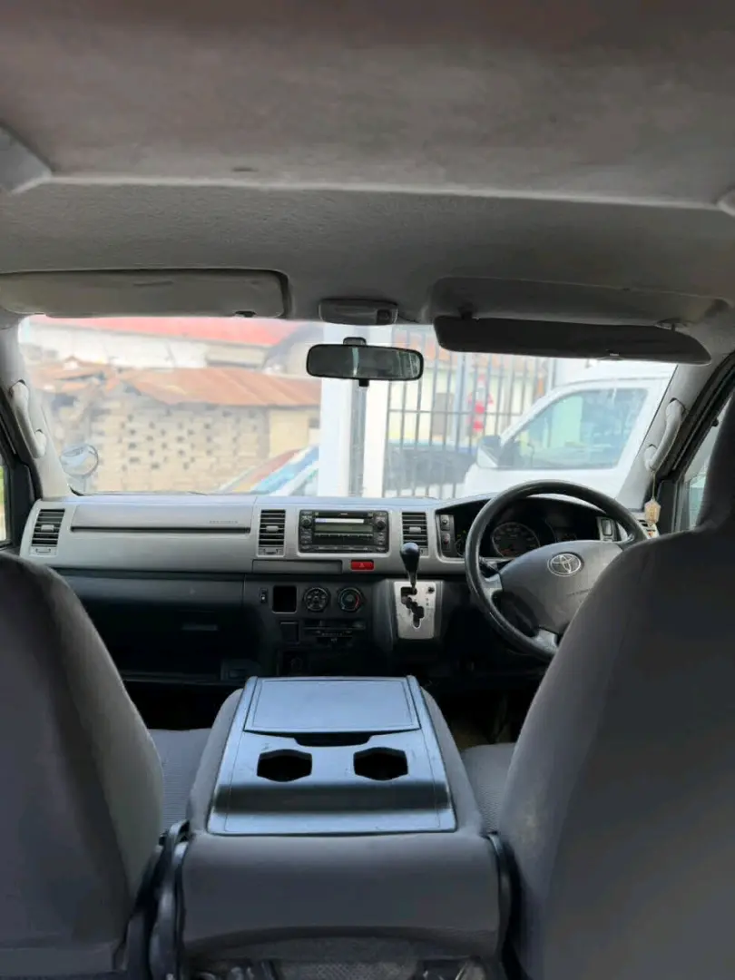 2011 Toyota Hiace Van Long Super GL thumbnail 5