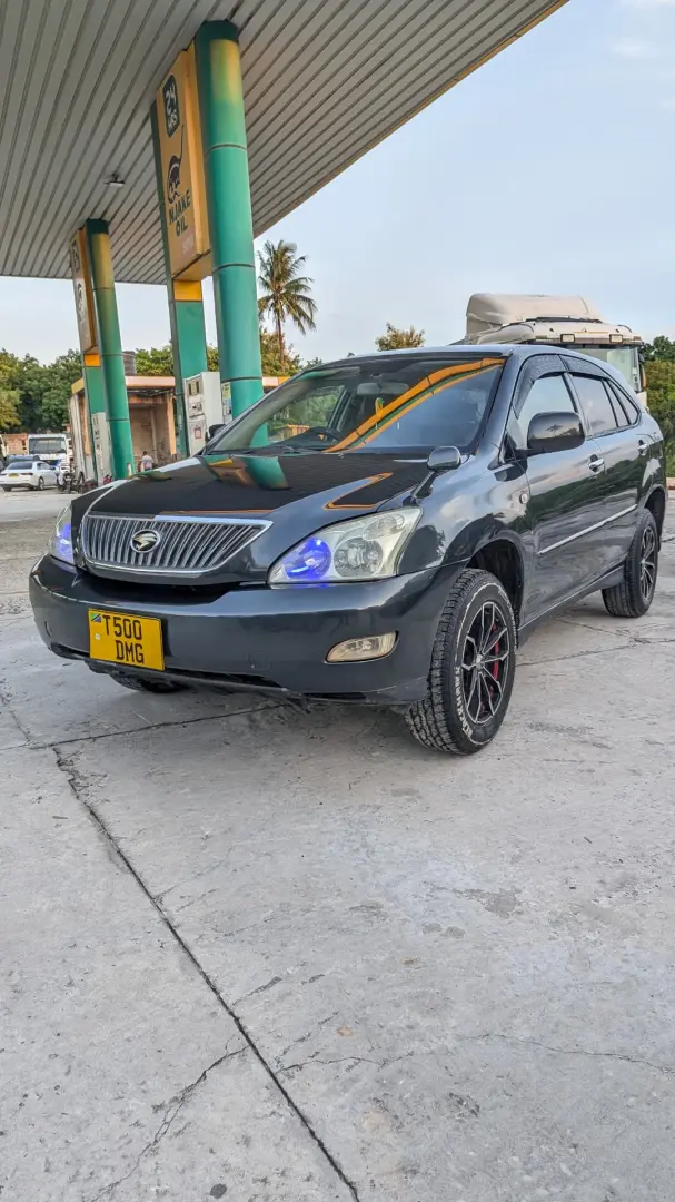 Toyota Harrier Chogo