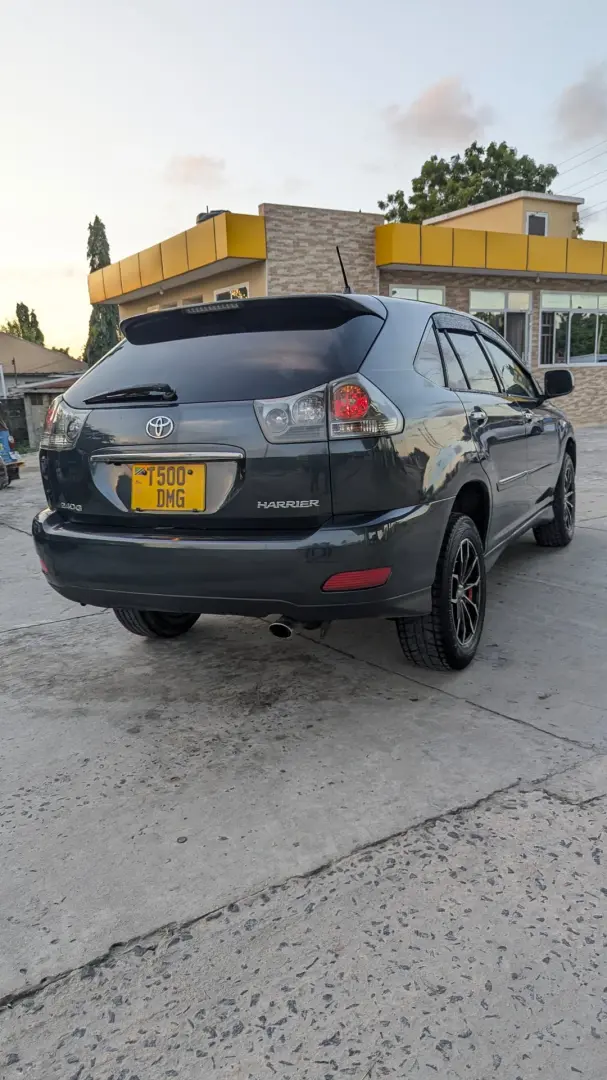 Toyota Harrier Chogo thumbnail 3