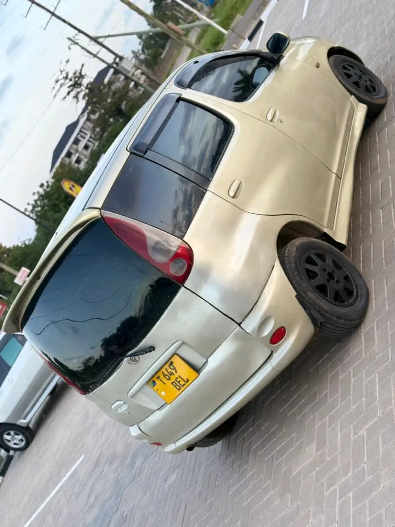 Toyota Fun Cargo Van Gold 1290cc Full AC thumbnail 2