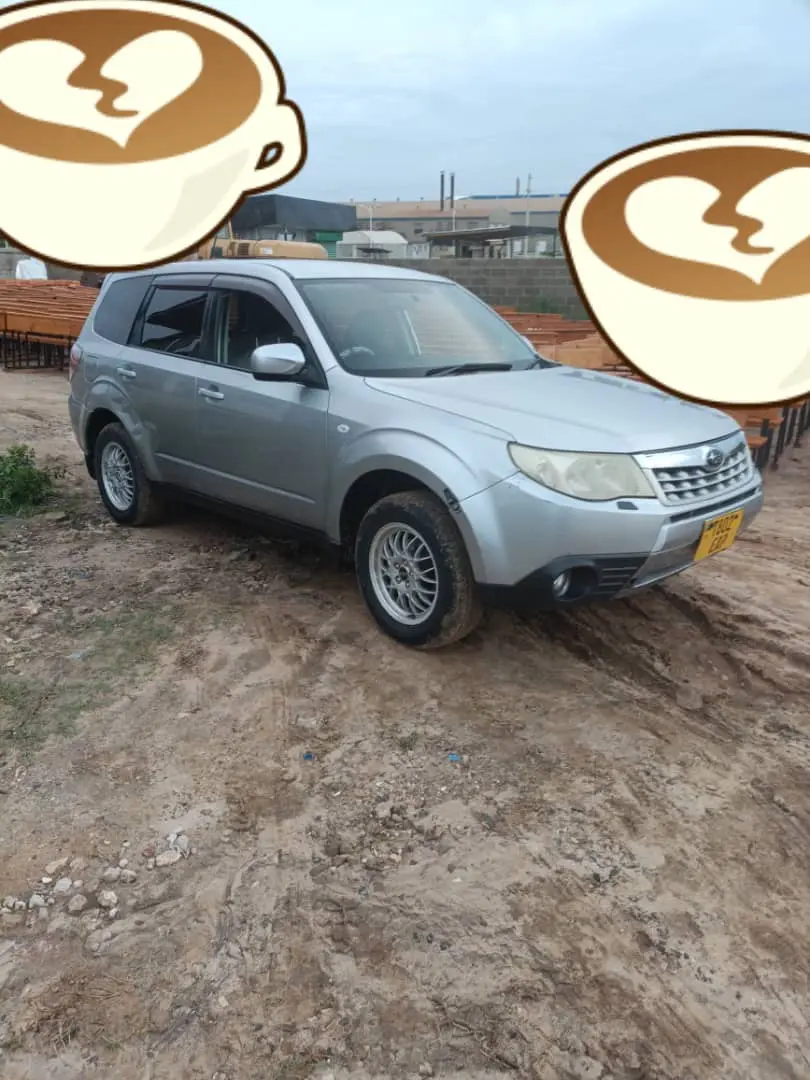Subaru Forester Silver 17M Manual thumbnail 4