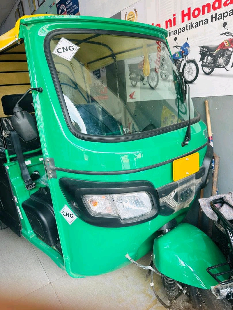 TVS King CNG / Bajaj Tuk Tuk Mpya (Ofa Maalum)
