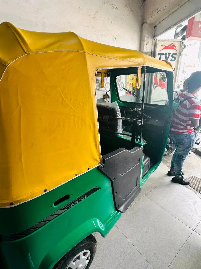 TVS King CNG / Bajaj Tuk Tuk Mpya (Ofa Maalum) thumbnail 5