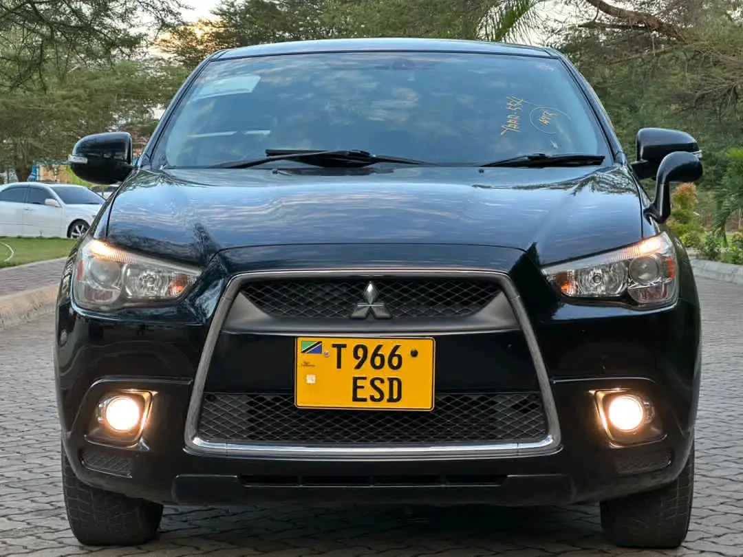 Mitsubishi RVR SUV (2010)