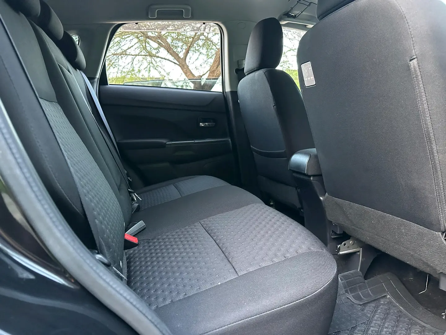 Mitsubishi RVR SUV (2010) thumbnail 7