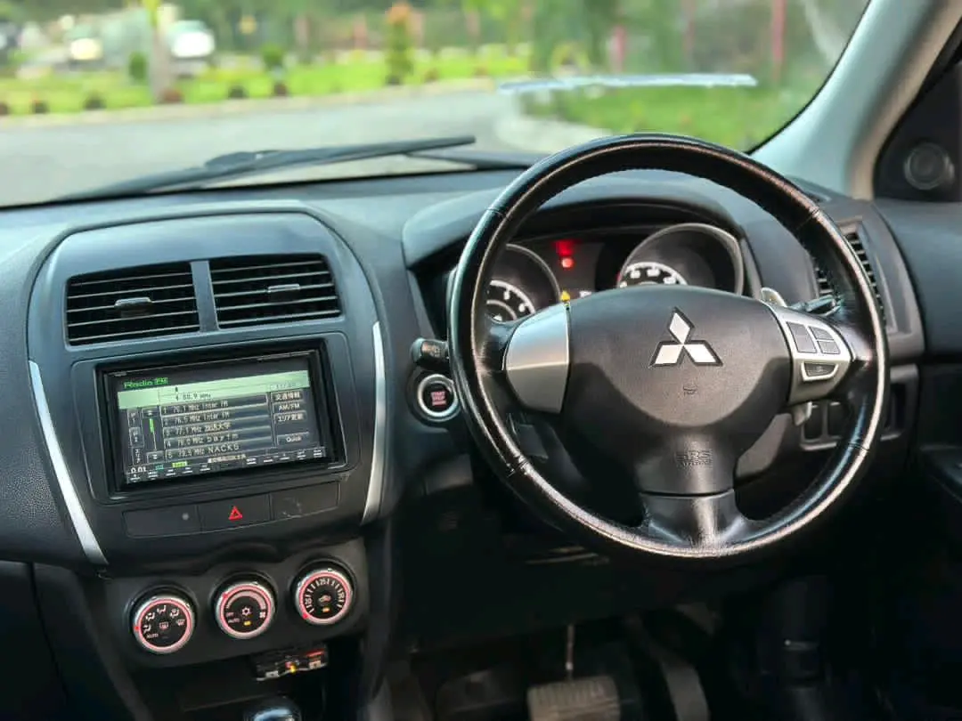 Mitsubishi RVR SUV (2010) thumbnail 8
