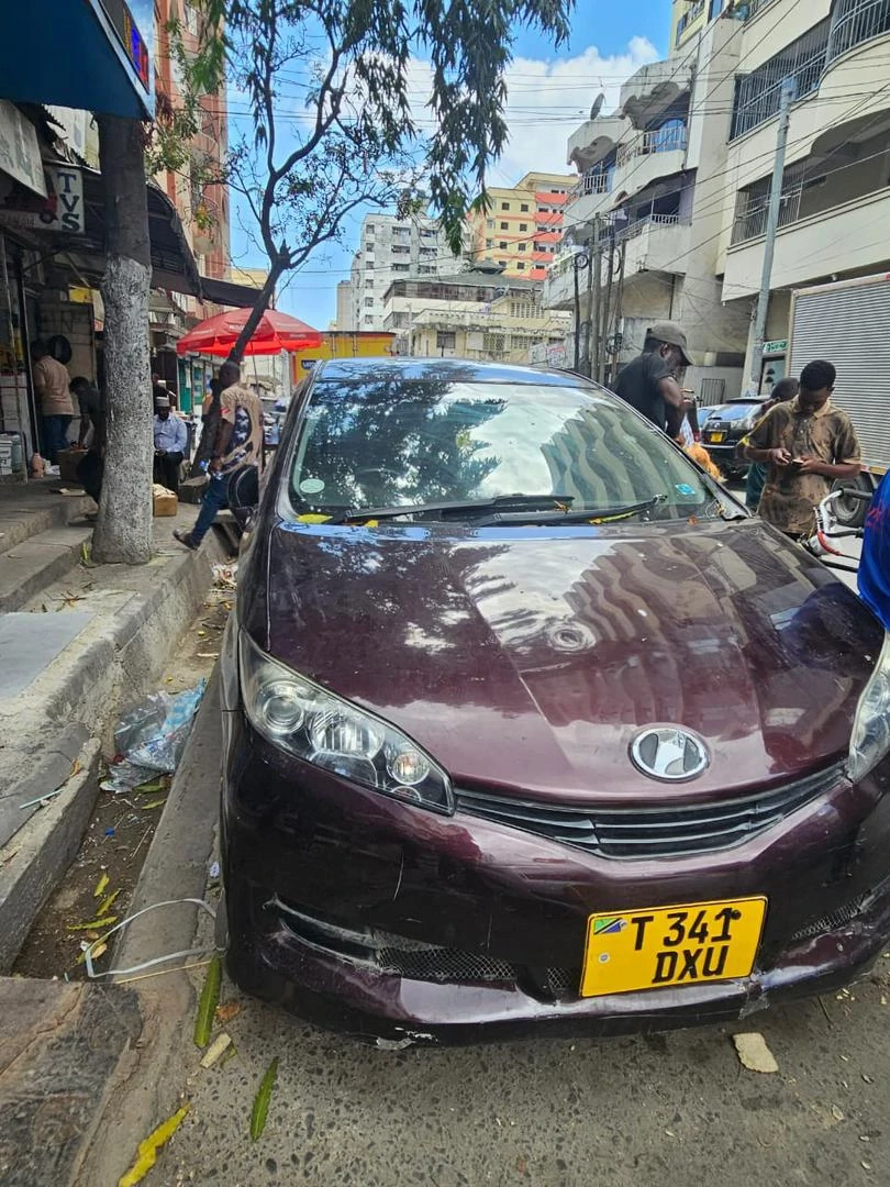 Maroon Toyota Wish for Sale (T 341 DXU) thumbnail 2