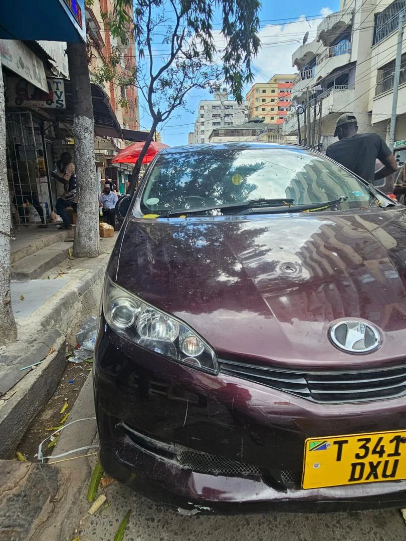 Maroon Toyota Wish for Sale (T 341 DXU) thumbnail 3