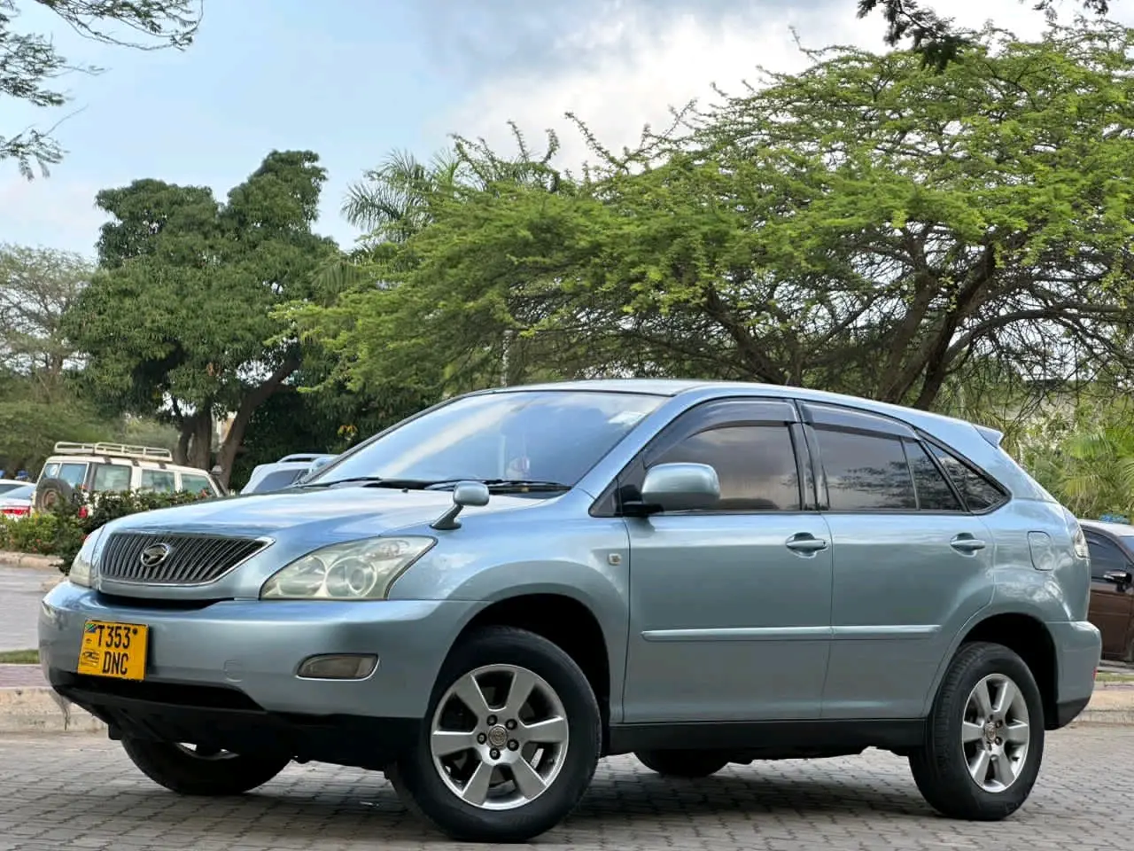2007 Toyota Harrier SUV (Light Blue) thumbnail 2