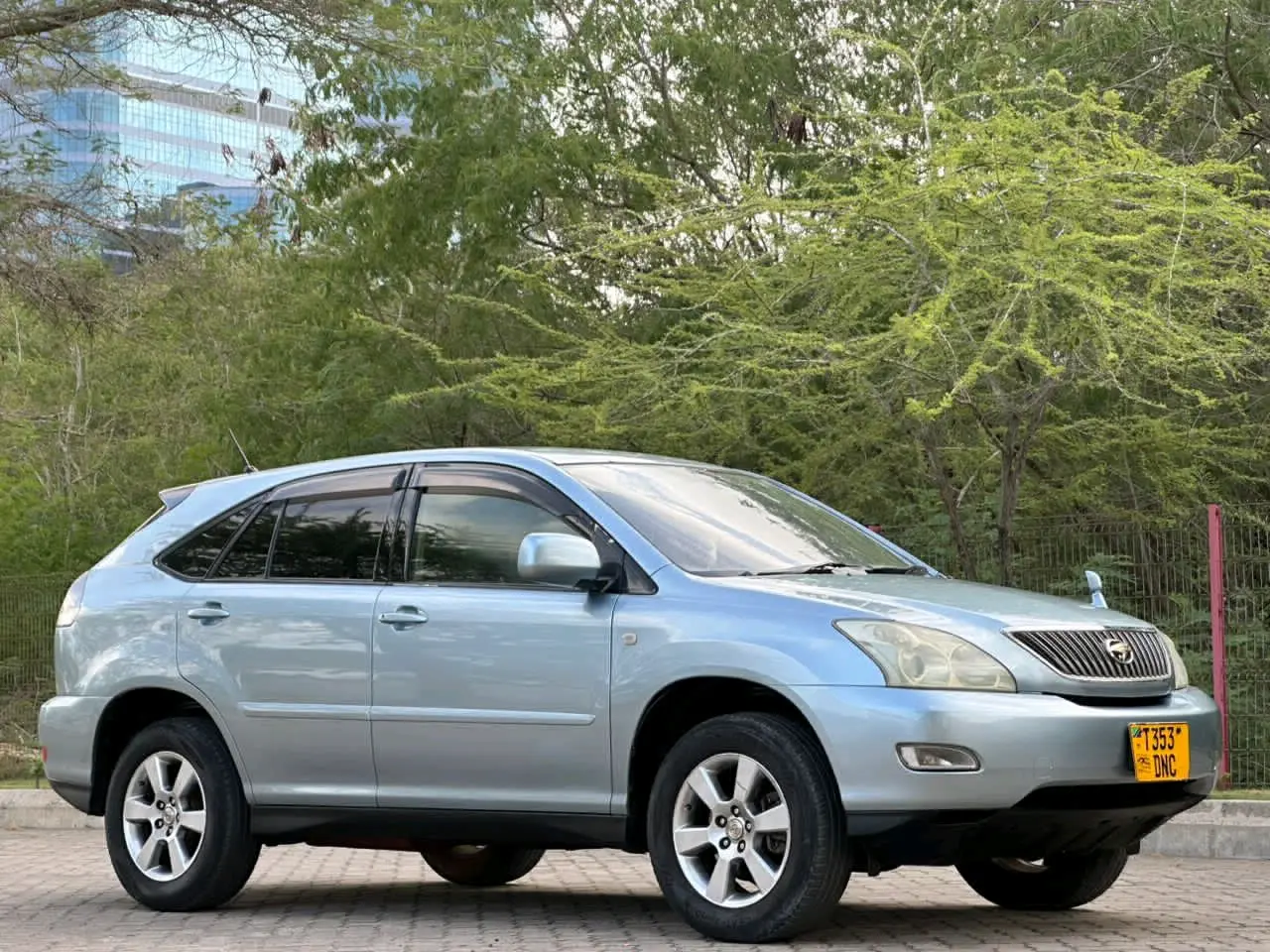 2007 Toyota Harrier SUV (Light Blue) thumbnail 3