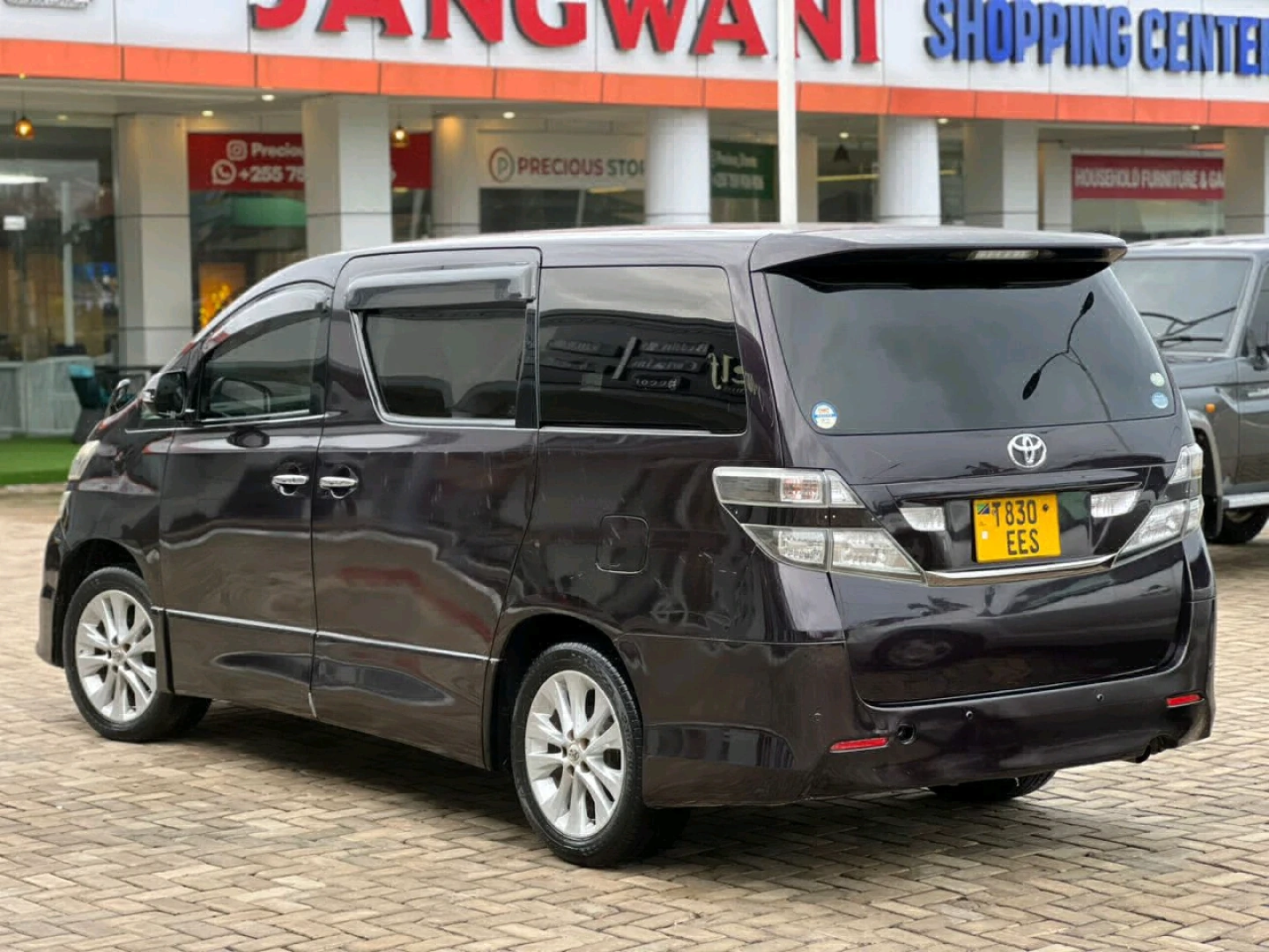 Used Toyota Vellfire Minivan 2008 thumbnail 3