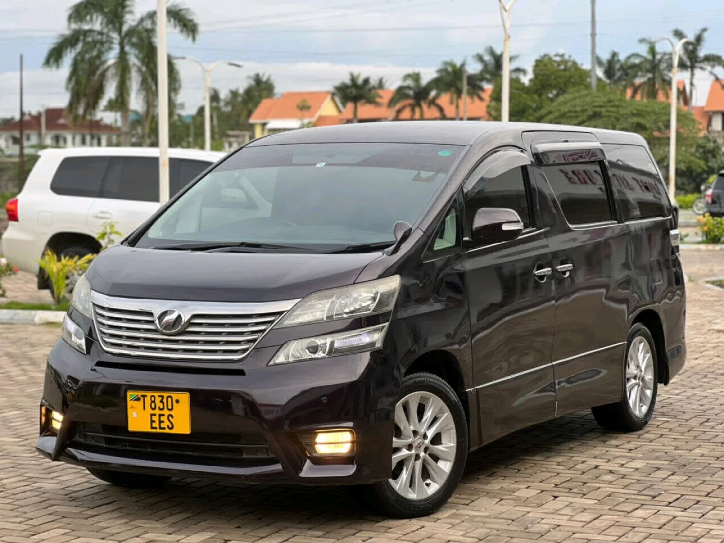 Used Toyota Vellfire Minivan 2008 thumbnail 6