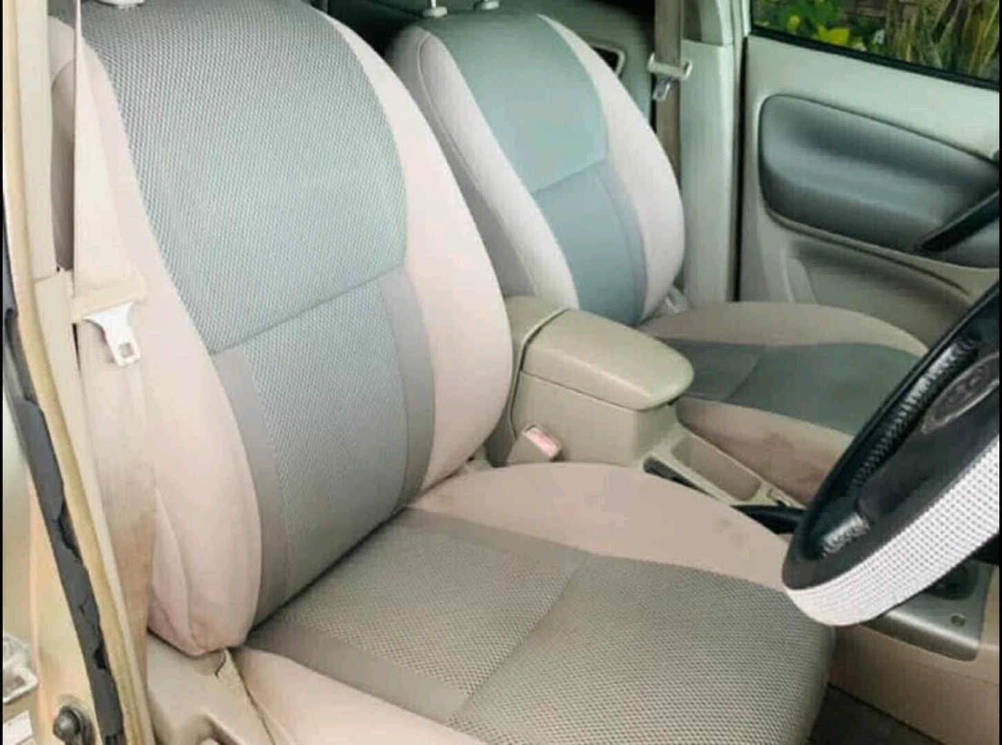 Toyota Rav4 SUV Second Generation thumbnail 7