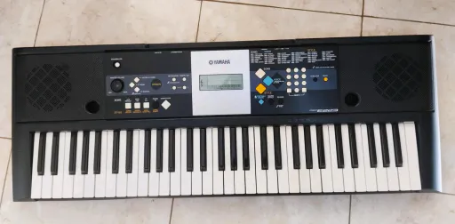 Yamaha PSR-E223 Keyboard