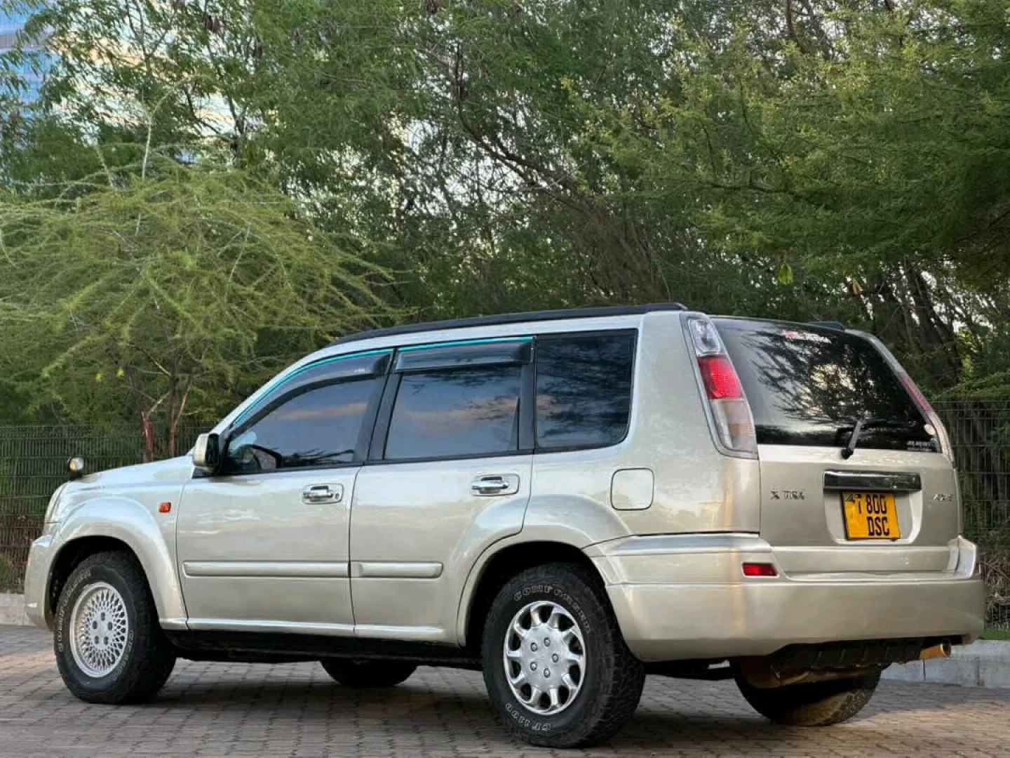 Used Nissan X-Trail SUV 2005 - 1990cc thumbnail 4