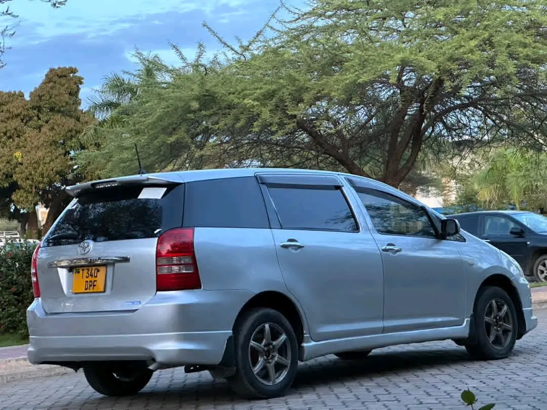 Toyota Wish 2005 Silver 1ZZ Engine thumbnail 4