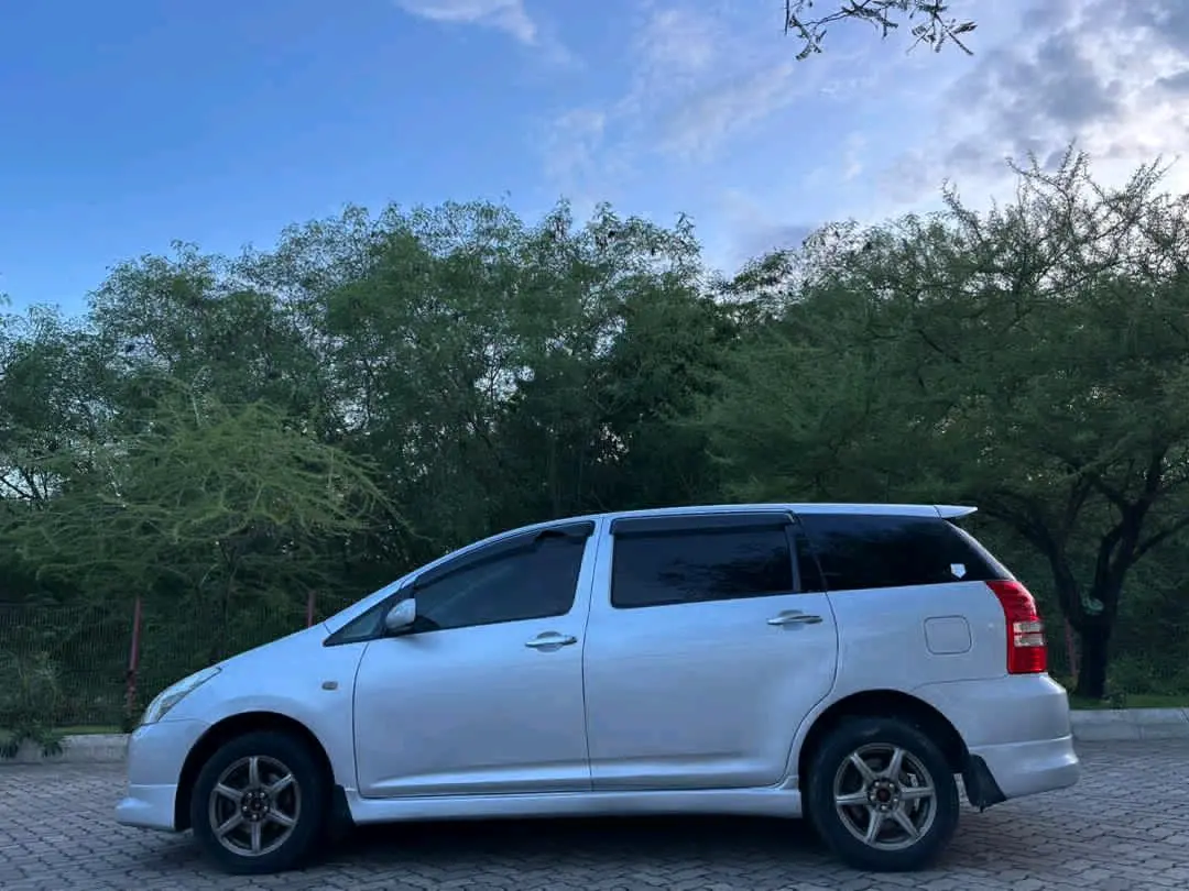 Toyota Wish 2005 Silver 1ZZ Engine thumbnail 5