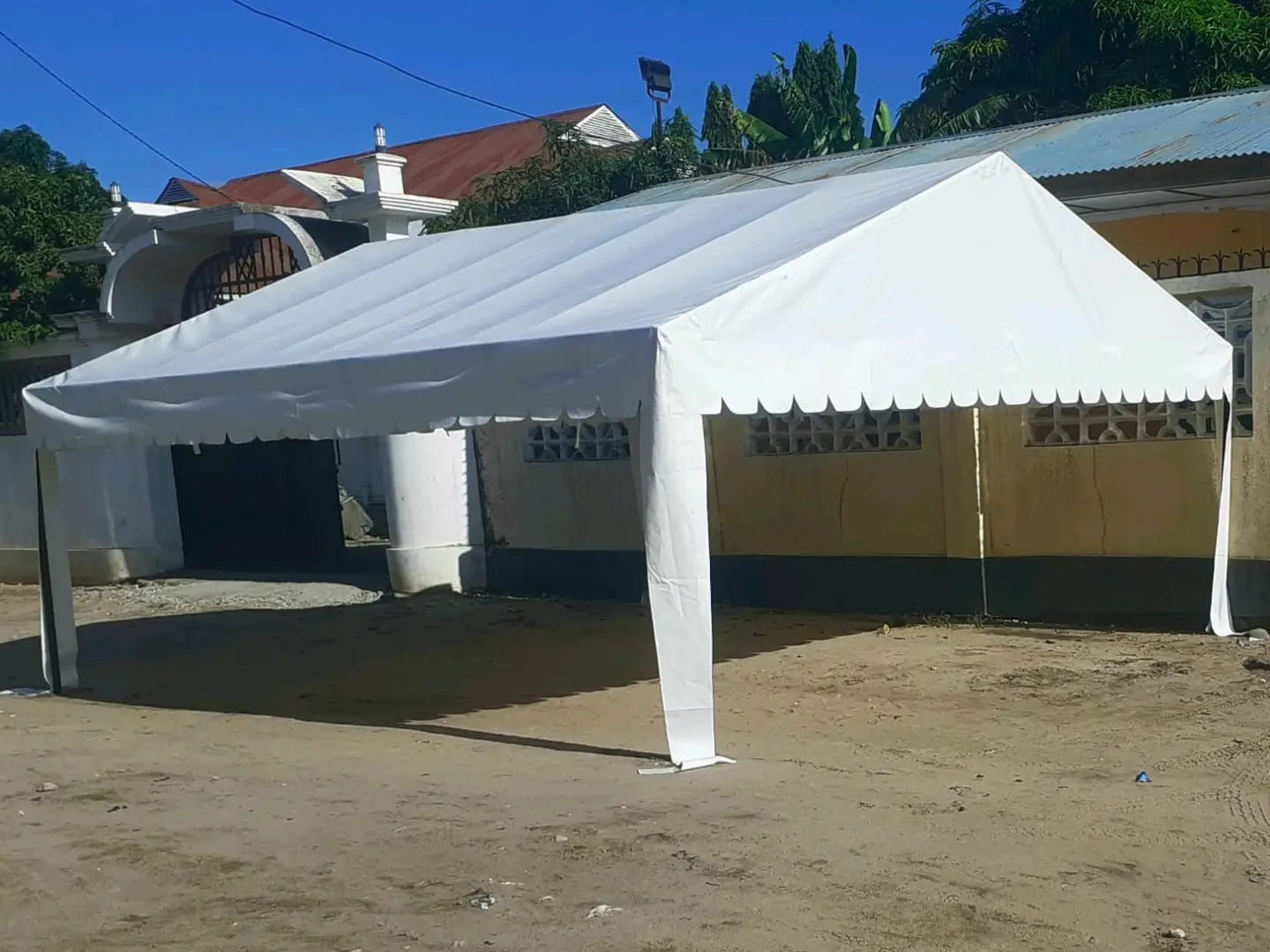 Gable Tent (Turubai ya Mgongo wa Tembo) thumbnail 2
